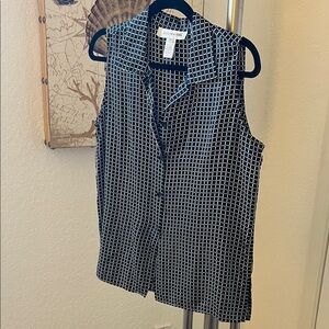 Jones New York Black and White Sleeveless Button-Down Shirt